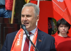 «Как можно в это вляпаться?»: коммунист Евгений Бессонов о голосовании за поправки в Конституцию