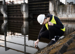 Эколог предупредил о риске катастрофы из-за сгона воды в Ростовской области