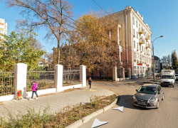 В Ростове Mercedes-Benz сбил переходившего дорогу  8-летнего ребенка