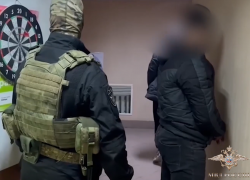 Ростовские силовики задержали в Челябинской области аферистов, похитивших 2,5 млн у бойца СВО