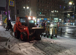 В Ростове коммунальные службы начали противогололедную обработку