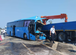 В Кабардино-Балкарии в ДТП с автобусом из Ростова пострадали 12 человек