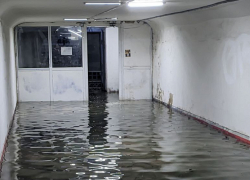 В подземном переходе на Карла Маркса в Ростове откачали воду