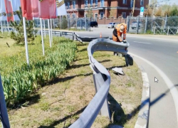 В Ростове восстановили поломанное ограждение на улице Левобережной