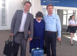 Мама Савченко прилетела в Ростов на день рождения дочери
