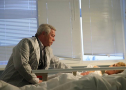 Губернатор Голубев посетил пострадавших после обрушения трибуны в Ростове