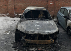 Крупное вознаграждение обещают за информацию о поджигателях автомобиля в Ростовской области 