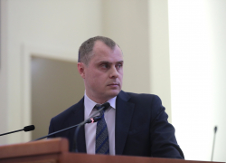 Глава нещадно критикуемого министерства ЖКХ зарабатывал почти миллион в месяц