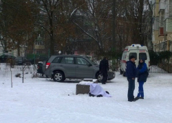 Умерший посреди улицы мужчина вызвал шок и удивление у жителей Ростовской области