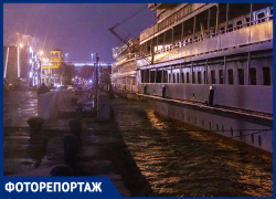 В Ростове из-за ураганного ветра на несколько метров поднялся уровень Дона