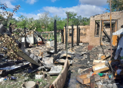 Семерых детей спасли из сгоревшего дома в Ростовской области