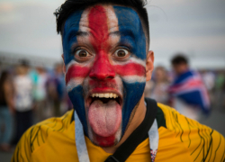 Завораживающий боевой клич викингов сплоченно исполнила забитая до отказа "Ростов-Арена"