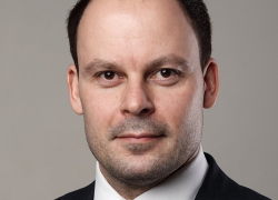 Новый депутат гордумы Ростова Чигвинцев живет на миллион в месяц и ездит на Infiniti