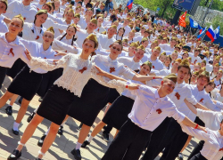 В Ростове исполнили самый массовый в России танец в честь Дня Победы