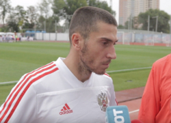 Полузащитник сборной России оценил болельщиков в Ростове-на-Дону