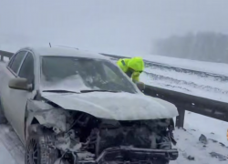 Сильный снегопад едва не стоил жизни семье из пяти человек на трассе М-4 «Дон» под Ростовом