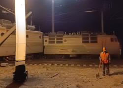 Восемь пассажирских поездов следуют с задержками из-за аварии в Ростовской области