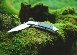 Пьяные игры с ножом довели до уголовного преследования жителя Ростовской области