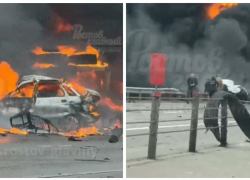 После жёсткого ДТП под Ростовом на трассе вспыхнули машины