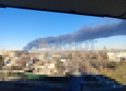 Жители Новошахтинска сообщают о взрывах и пожаре  