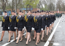  Полицейские Ростова провели спортивно-театрализованный праздник