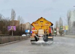 Коммунальщики приступили к ликвидации последствий снегопада в Ростове