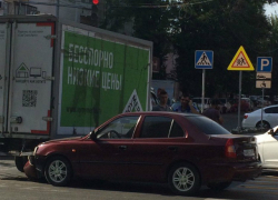 Серьезный дорожный затор спровоцировало ДТП на пересечении Красноармейской и Университетского в Ростове