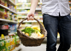 В Ростовской области минимальный набор продуктов подешевел на 424 рубля