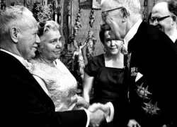 Календарь: 55 лет назад Михаил Шолохов в Стокгольме получил Нобелевскую премию по литературе