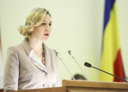 За шесть лет министр образования Ростовской области стала зарабатывать на 27 тысяч в месяц больше