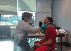 Игроки и тренеры ФК «Чайка» сдали тесты на коронавирус