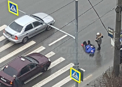 Женщина получила травмы под колесами торопливого таксиста на пешеходном переходе Ростова