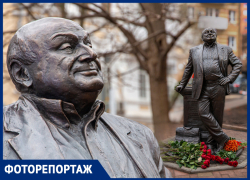 «Он никогда не был русофобом»: в Ростове открыли памятник Михаилу Жванецкому