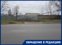 «Пассажиры рискуют жизнью, переходя дорогу!»: ростовчане пожаловались на отсутствие «зебры» на Нансена 