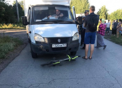 В Ростовской области 14-летний велосипедист врезался в фургон