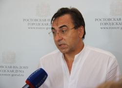 Ходил по школам и детским садам депутат гордумы Ростова Валерий Левченко