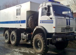 Уснувший за рулем мужчина перевернул автозак по дороге в СИЗО под Ростовом