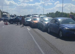 На трассе М-4 «Дон» в Ростовской области столкнулись сразу 8 автомобилей