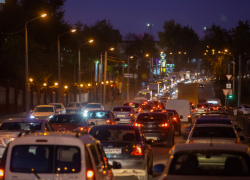 В Ростове на Западном ограничат движение для транспорта из-за ремонта канализации