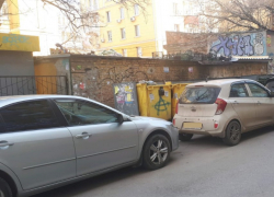«Паркуюсь как хочу»: в этом году почти 1000 раз перекрывали ростовчане-автомобилисты подъезд к контейнерным площадкам