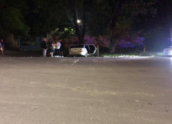 Молодой водитель не справился с управлением и влетел в дерево в Ростовской области