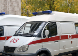 Мужчина выпал из окна многоэтажки в Ростове