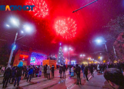 Ростовчане вопреки запретам массово запускали фейерверки в честь старого Нового года