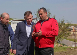 Юрий Слюсарь показал последствия ночной атаки БПЛА на Мясниковский район