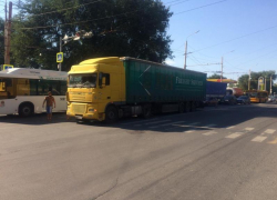 В Ростове грузовик сбил 88-летнего мужчину на пешеходном переходе