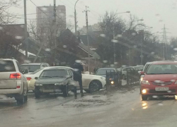 Автомобилисты попали в ледяной плен по дороге в ростовский аэропорт «Платов»