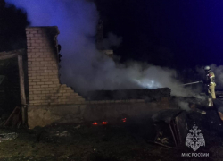 Пожар в Цимлянском районе: спасен один человек, второй погиб