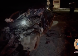 Молодой парень погиб в столкновении легковушки и грузовика в Ростовской области