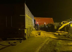 В Ростовской области водитель грузовика погиб в загоревшейся после ДТП кабине