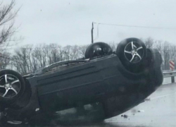 Двое мужчин попали в больницу после аварии под Ростовом